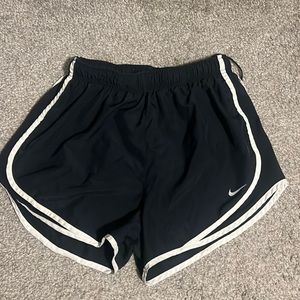 Nike tempo running short